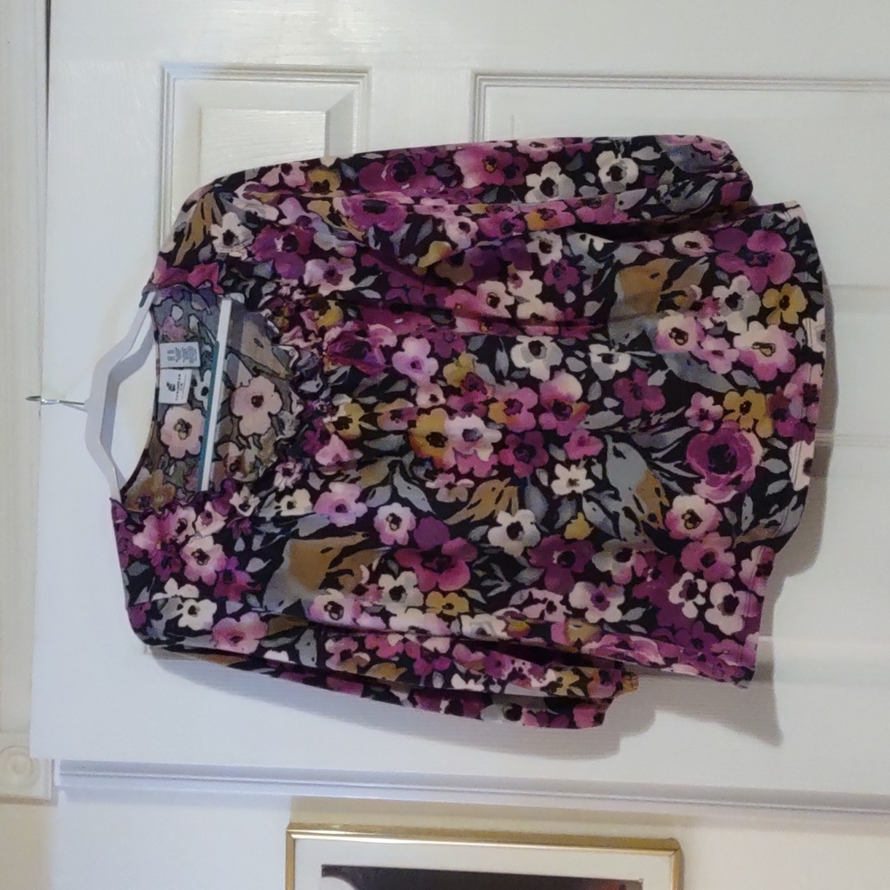 Women's long sleeved top